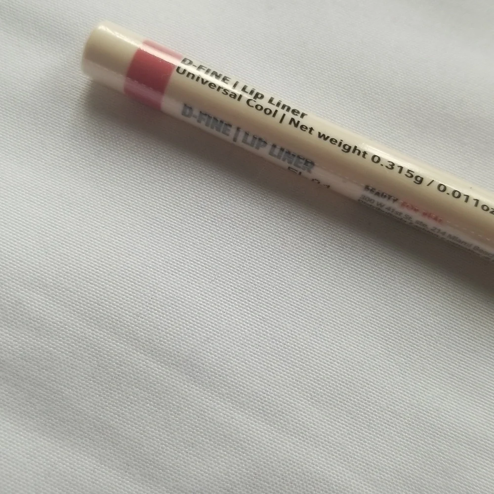 4/25 bundle item. Beauty For Real D-FINE Lip Liner in Universal Cool